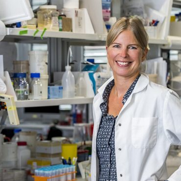 Prof. Dr. Anne Müller prof-dr-anne-mueller-im-forschungslabor